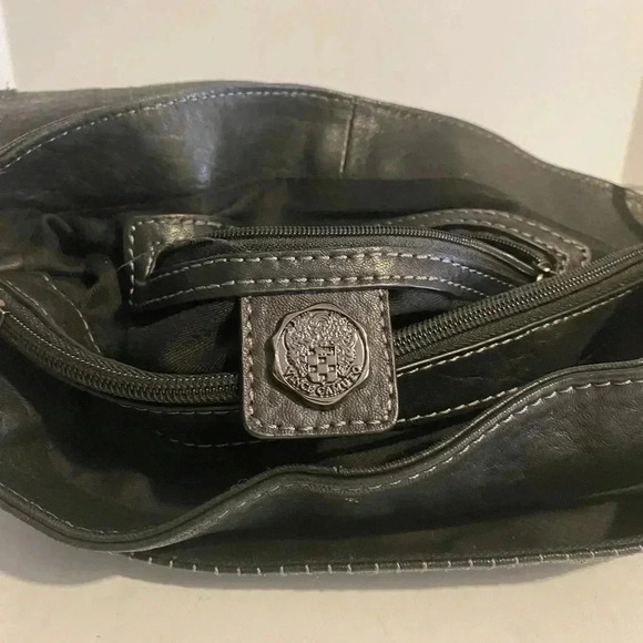 Vince Camuto Black pebbled leather shoulder bag - Picture 14 of 16